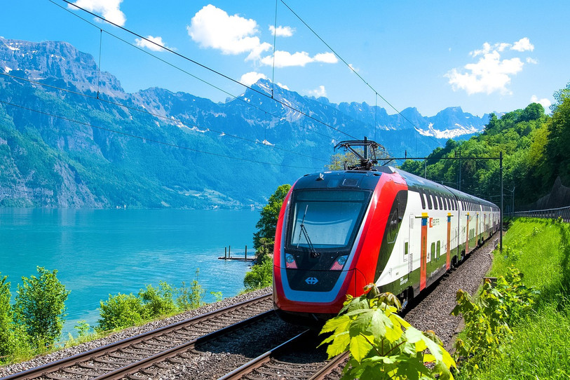 Parmi les Suisses qui voyageront dans leur propre pays, 1 personne sur 5 devrait favoriser le train (photo libre de droit).