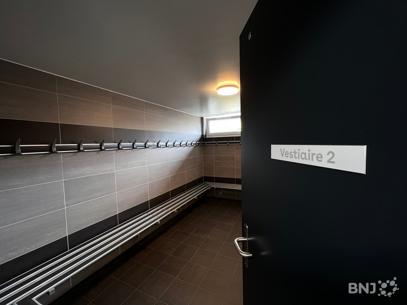 Les vestiaires du complexe sportif qui dataient de 1960 sont désormais remis à neuf.