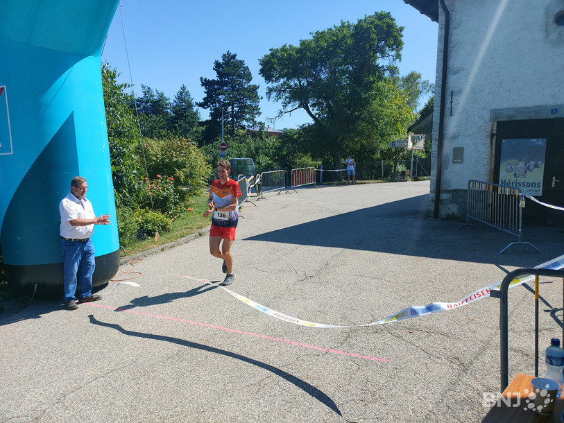 Marc Lauenstein sur la ligne d'arrivée samedi à Rochefort.