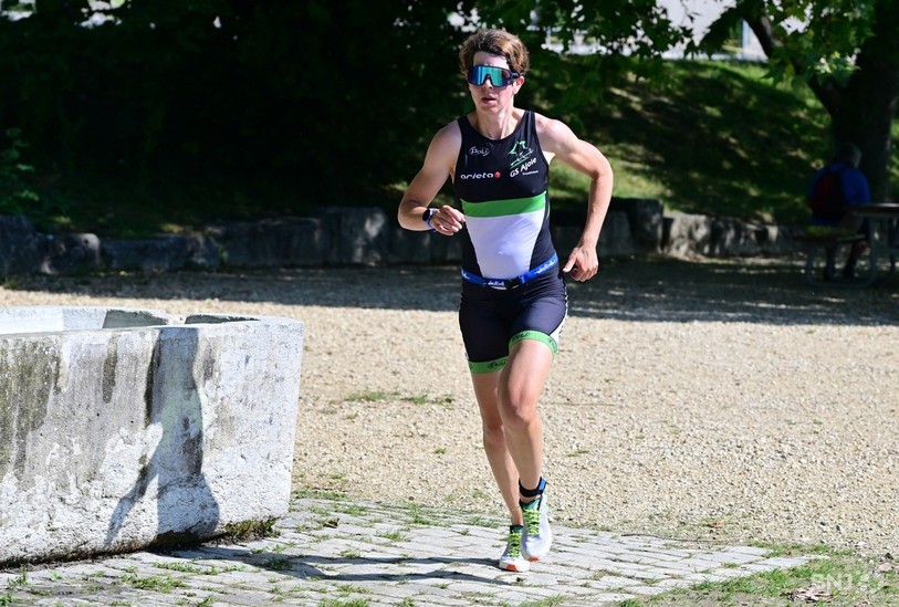 Sarah Schaffter brille à nouveau sur les triathlons de la région (photo : Georges Henz).