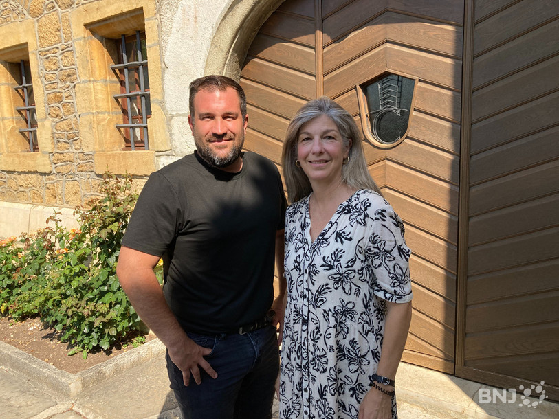 Bastien Monnet, président de la Fête du vin nouveau de Cressier, et Isabelle Garcia, présidente de Commune. 