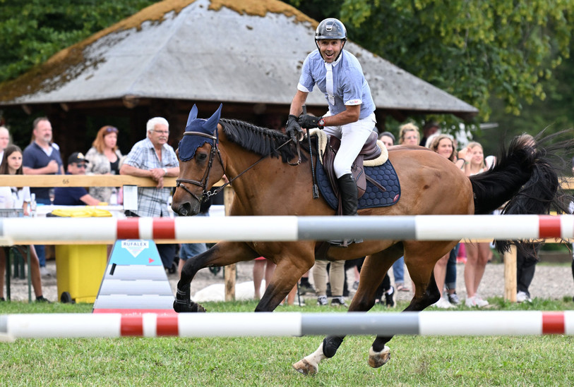 Jacky Studer et Umagne CH ont remis ça sur le terrain du Mont-de-Coeuve. (Photo : Georges Henz)