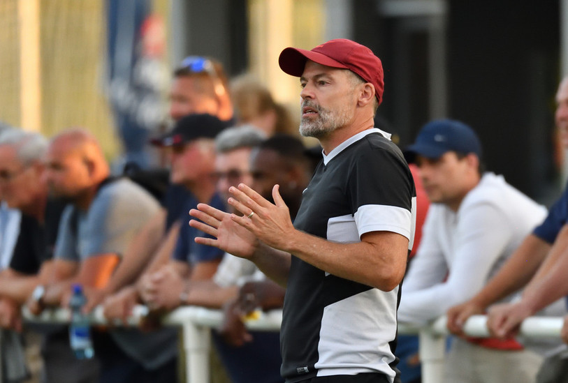 Stabilité et confirmation, ce sont les deux mots d'ordre de l'entraîneur du FC La Chaux-de-Fonds Pascal Oppliger avant la reprise. (photo : Georges Henz).