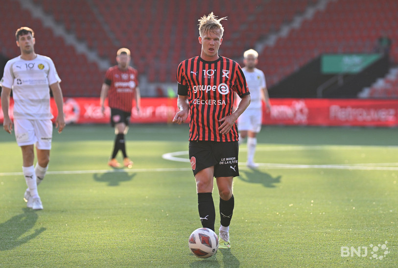 Mats Hammerich a sauvé le point pour son équipe d'une superbe reprise de volée aux 20 mètres. (Photo: Georges Henz)