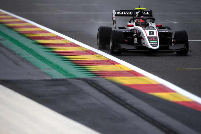 Grégoire Saucy n'a pas su tirer son épingle du jeu ce week-end. (Photo : Rudy Carezzevoli - Formula 1/Formula Motorsport Limited via Getty Images).