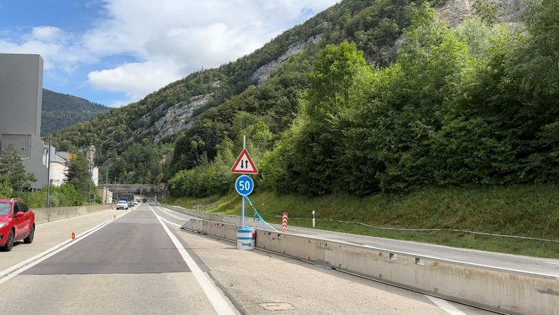 Le troisième panneau indiquant la vitesse minimale.