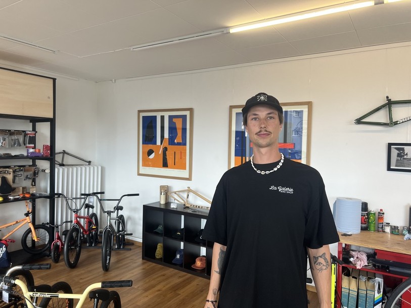 Antoine Denis a ouvert un magasin qui mélange vélo et galerie d'art.
