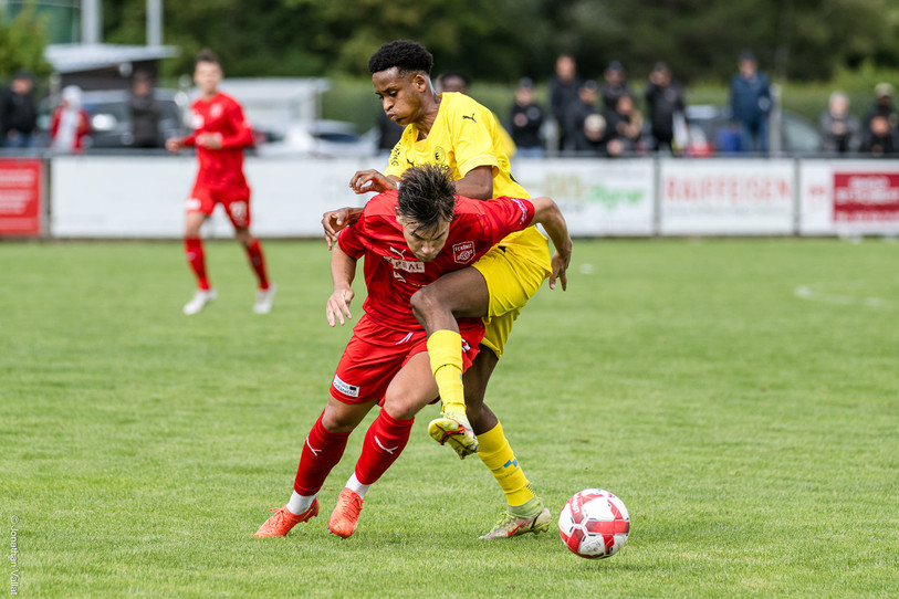 Oumar Barry a réduit l'écart dans le temps additionnel pour le FC Bassecourt. (Photo: Jonathan Vallat)