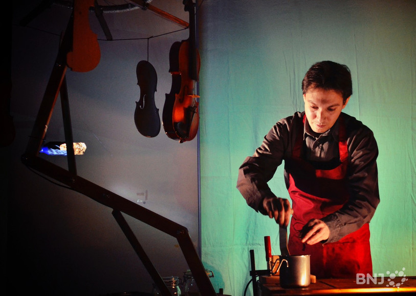 « Le silence », conférence-spectacle inspirée de la vie du luthier Antonio Stradivari, sera joué le 1er décembre à Chantemerle. (Photo : Andorela Marra)