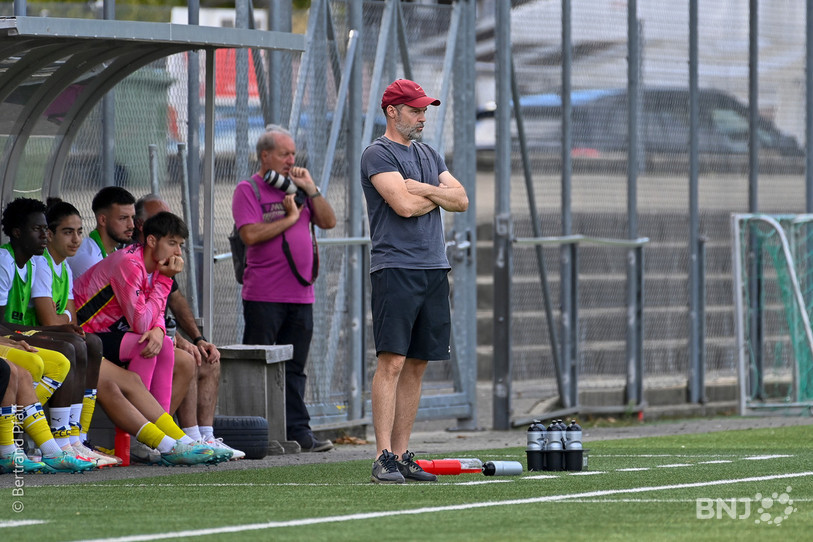 L'entraîneur du FCC Pascal Oppliger a quoi être dubitatif .  (Photo : Bertrand Pfaff)