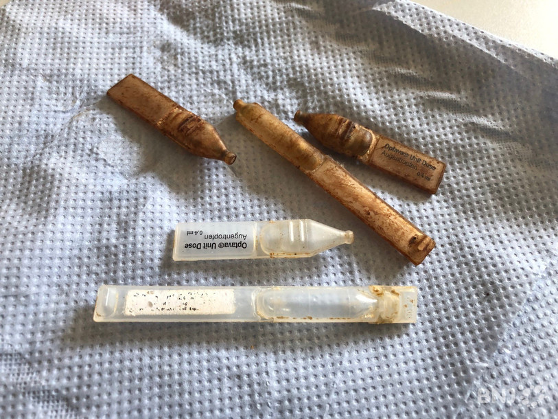 Les fameuses dosettes de sérum physiologique, qu'on retrouve souvent en ce moment à la STEP.