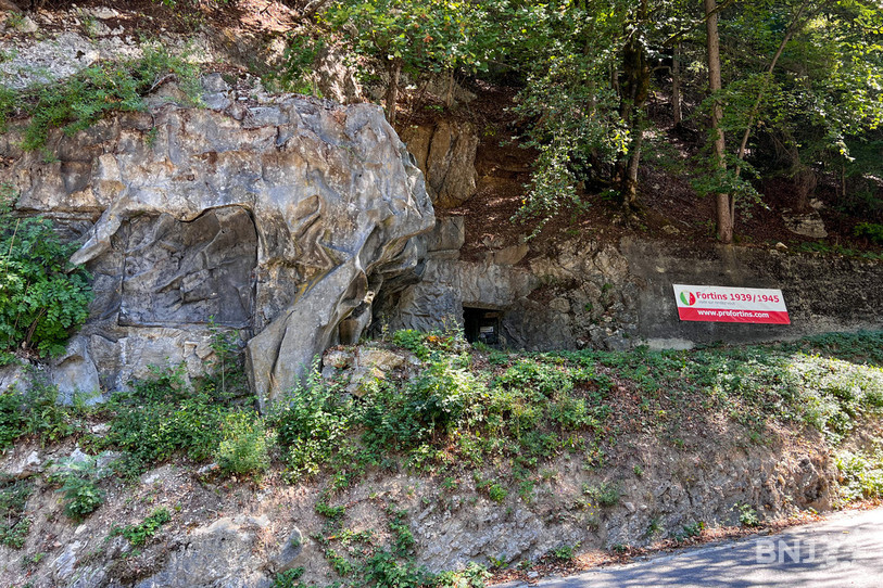Le bunker principal de Valangin se fond quasi parfaitement dans son environnement.