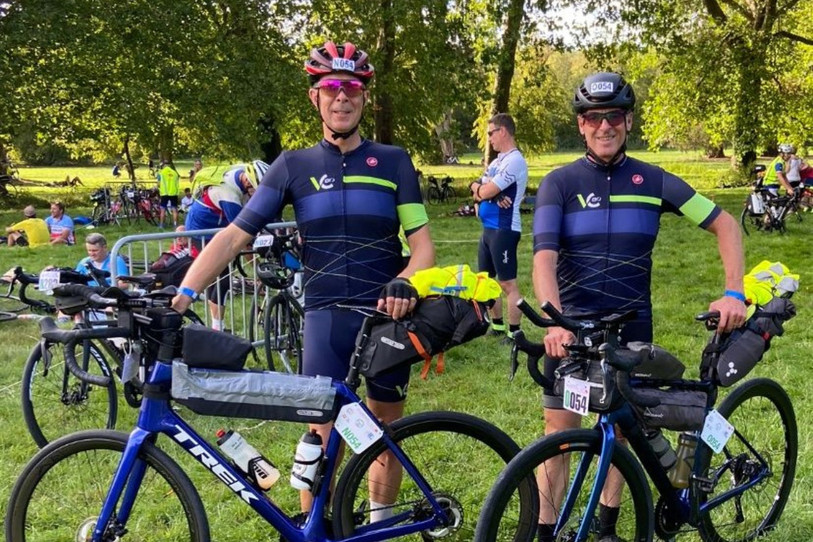 Alain Langel (à gauche) et Yvan Saucy (à droite) se sont beaucoup entrainés avant de participer à la randonnée Paris-Brest-Paris. (Photo : Alain Langel, Yvan Saucy)