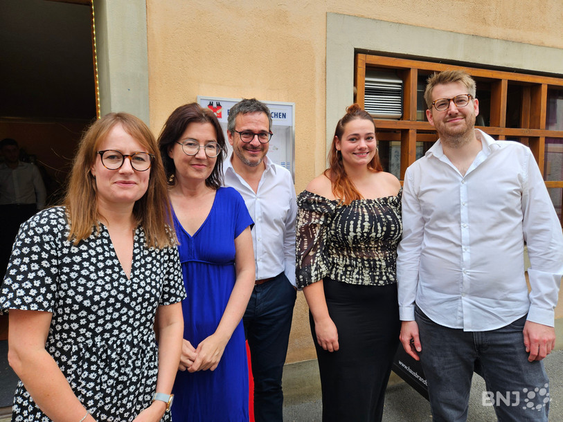 Le Parti socialiste neuchâtelois a lancé sa campagne vendredi. De gauche à droite: Sarah Fuchs-Rota, Martine Docourt, Théo Huguenin-Elie, Garance La Fata et Baptiste Hurni.
