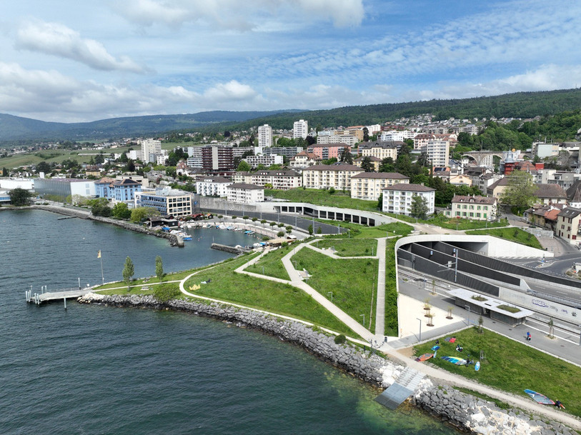 Le site du Planching Club Neuchâtel se trouve entre le port de Serrières et l'arrêt de tram. (photo: Planching Club Neuchâtel)