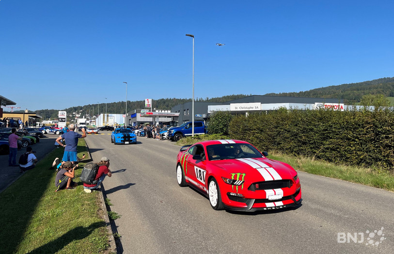 Les Shelby étaient à l'honneur samedi matin à Develier.