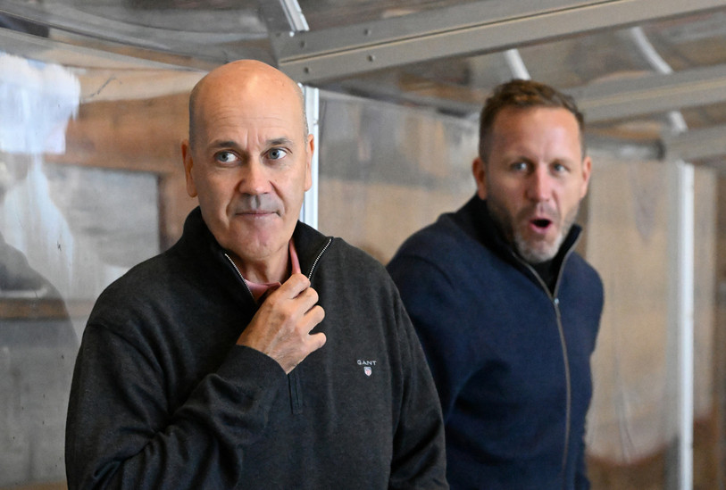 L'entraîneur du HC Franches-Montagnes Gary Sheehan (à gauche) et son assistant Steve Pochon (photo : Georges Henz).