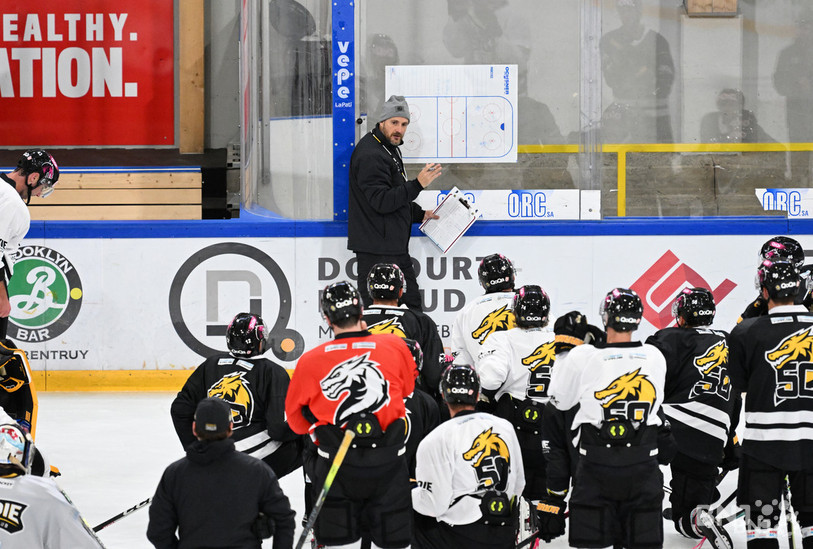 Le HC Ajoie de Christian Wohlwend s'est préparé pour tenter d'atteindre le top 10 du championnat de National League.