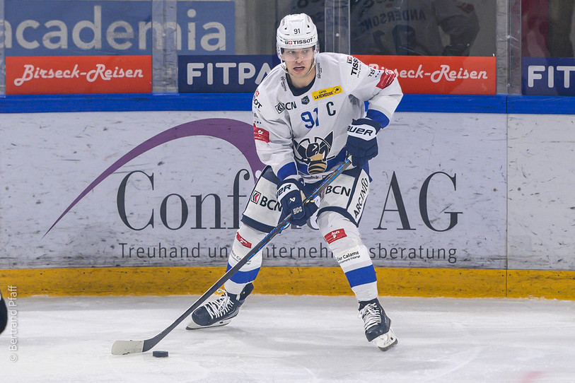 Toms Andersons du HC La Chaux-de-Fonds. (photo : Bertrand Pfaff) 