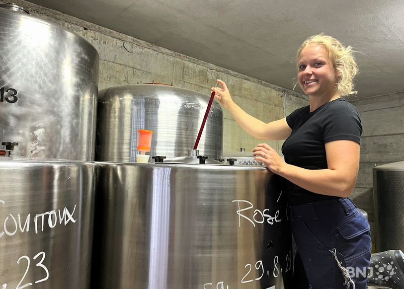 Olivia Hänggi-Blattner veut mettre sa touche féminine dans les vins du Domaine Blattner qu'elle dirige depuis le début de l'année.