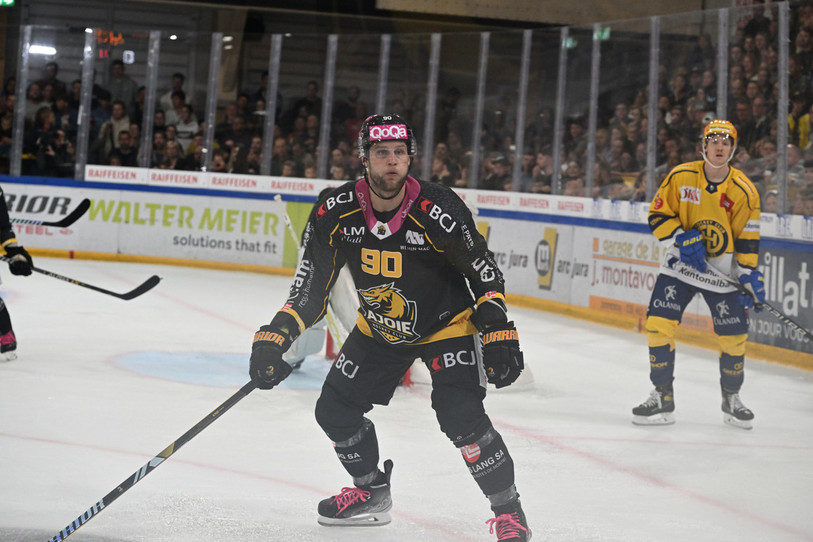 Le défenseur du HC Ajoie Jannik Fischer a décidé de prolonger l'aventure à Porrentruy. (Photo : Georges Henz)