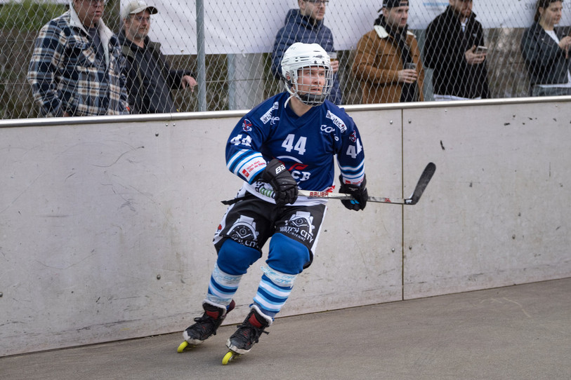 Christoph Schneeberger et l'IHC Bienne ont désormais deux cartouches à tirer à domicile. (photo archives : Jonas Scheck).
