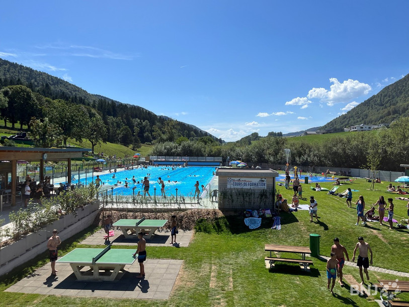 Un enfant a dû être évacué de la piscine de Saint-Imier ce mardi matin. (Photo : archives)