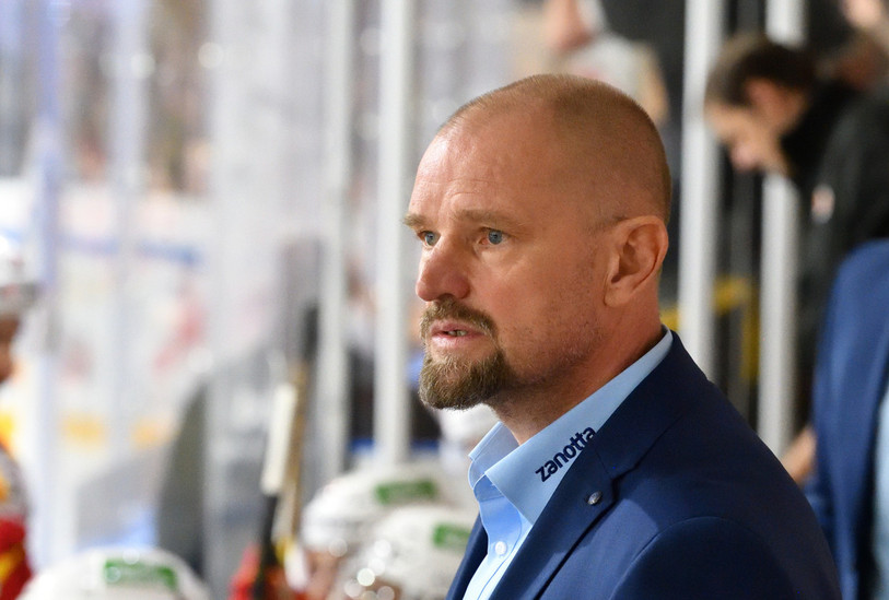 Petri Matikainen et le HC Bienne ont encore un match pour atteindre les 8es de finale de la Ligue des champions (photo : archives/Georges Henz).