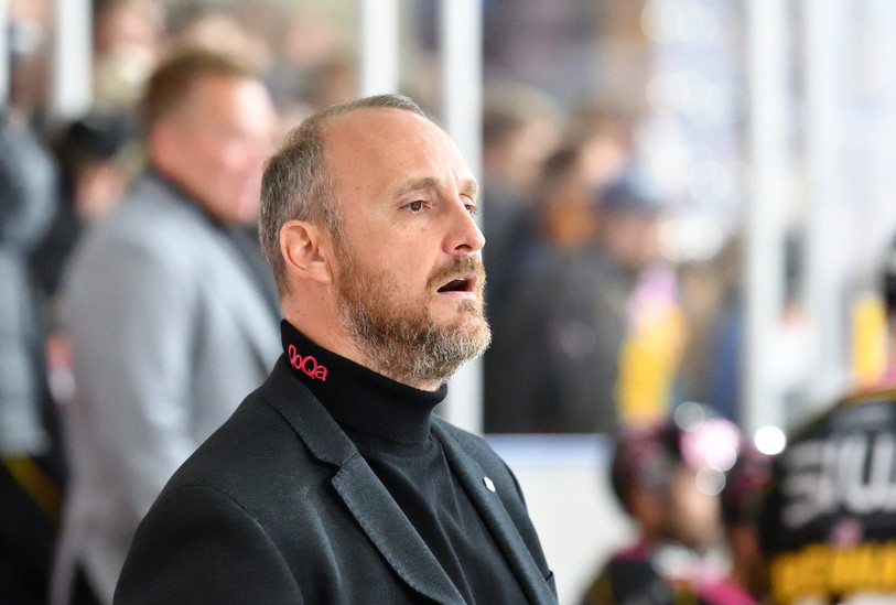 Le comportement de l'entraineur du HC Ajoie va être analysé par la Fédération suisse de hockey. 