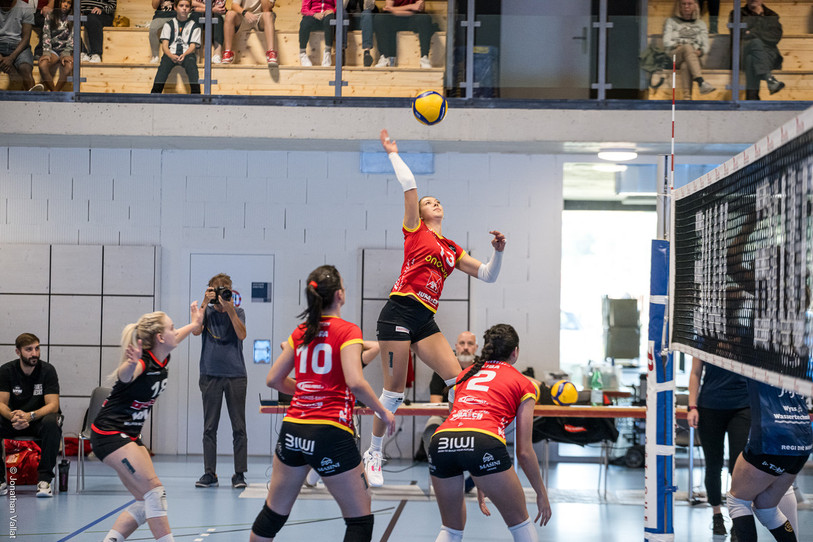 Nikol Duleva à l'attaque et le Volleyball Franches-Montagnes poursuivent leur sans-faute. (Photo : archives Jonathan Vallat)