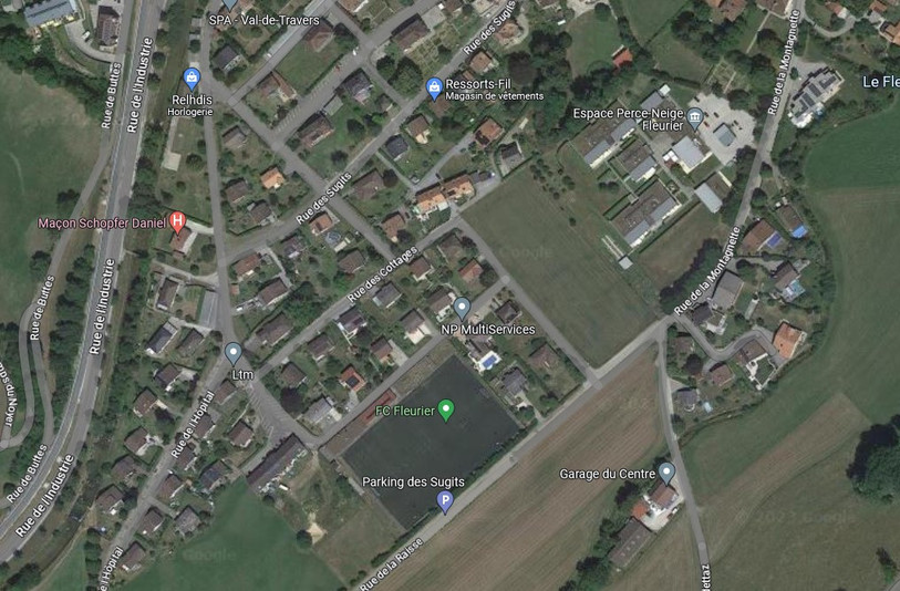 Le terrain synthétique des Sugits à Fleurier n'a pas été rénové depuis 2009. (Photo: Google Maps)
