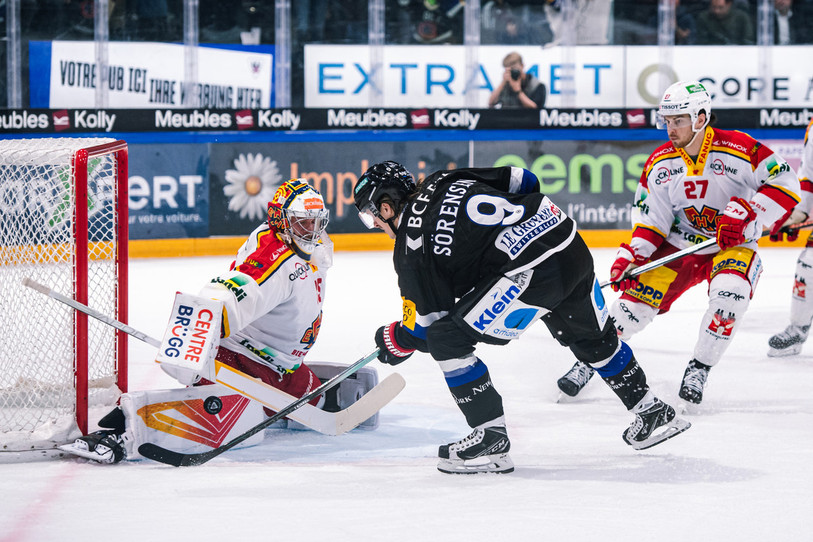 Malgré tous ses efforts, Harri Säteri n'aura pas su garder sa cage inviolée. (Photo : KEYSTONE/ADRIEN PERRITAZ)