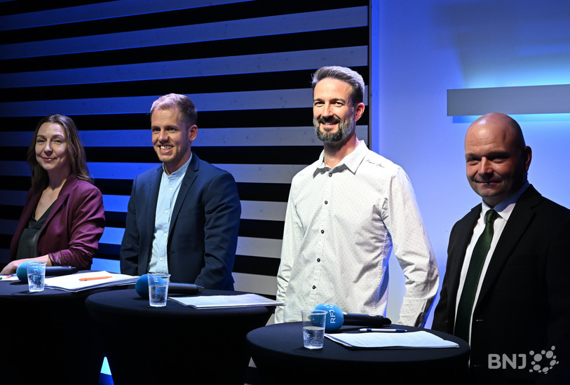 De gauche à droite : Mathilde Crevoisier Crelier (PS), François Monin (Le Centre), Paul Monnerat (PVL), Ismaël Vuillaume (PVL).