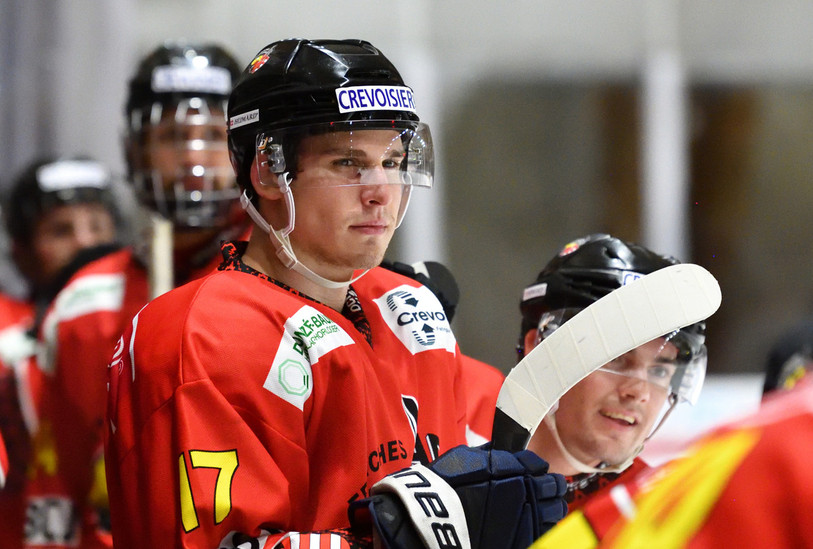Buteur mercredi soir, Nils Sejejs n'a pas pu donner le sourire au HC Franches-Montagnes (photo : archives/Georges Henz).