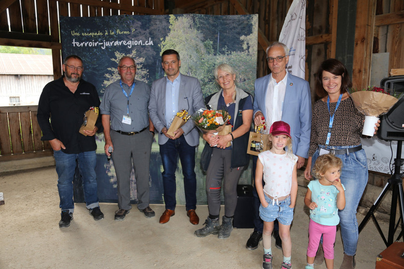 Rolf Amstutz, président de BEJU Tourisme, Pierre Schaller, président du projet Marguerite, Jacques Gerber, président du Gouvernement jurassien, Geneviève Sahli Wille, présidente de l'AREJ, Olivier Girardin, directeur de la FRIJ et Magali Ackermann (photo : FRIJ).