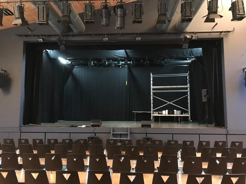 La salle de l'Atrium à Vicques, animée par ViCulturelle, accueillera en 2024 des spectacles placés majoritairement sous le signe de l'humour. (Photo : ViCulturelle)