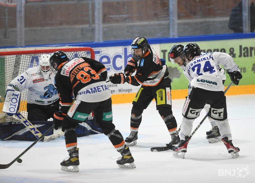 Le HC Tramelan s'est imposé sans trop trembler samedi. (Photo : Bist/Stéphane Gerber).