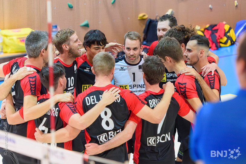Colombier Volley, champion de Ligue B en titre, continue d'affoler les statistiques cette saison. (Photo: Bertrand Pfaff)