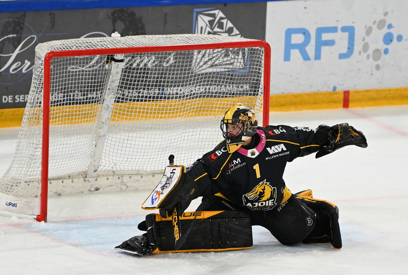 Tim Wolf gardera à nouveau le but du HC Ajoie dès l'automne. (photo archives : Georges Henz).
