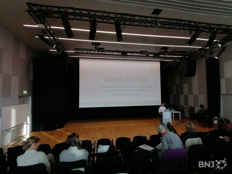Steven Derendinger a donné une conférence mercredi à Delémont lors de la Journée cantonale du Réseau d'écoles21 consacrée à la santé mentale.