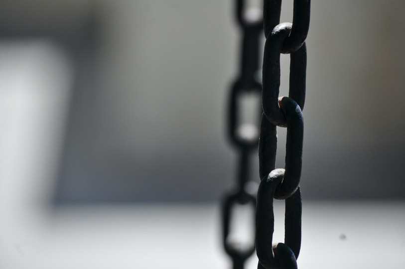 L’exploitation humaine, un fléau qui mure dans le silence et enchaîne les victimes à leur bourreau. (Photo libre de droits)