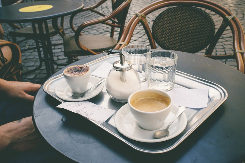 La population profite des terrasses jusqu'au bout. (Photo libre de droit).