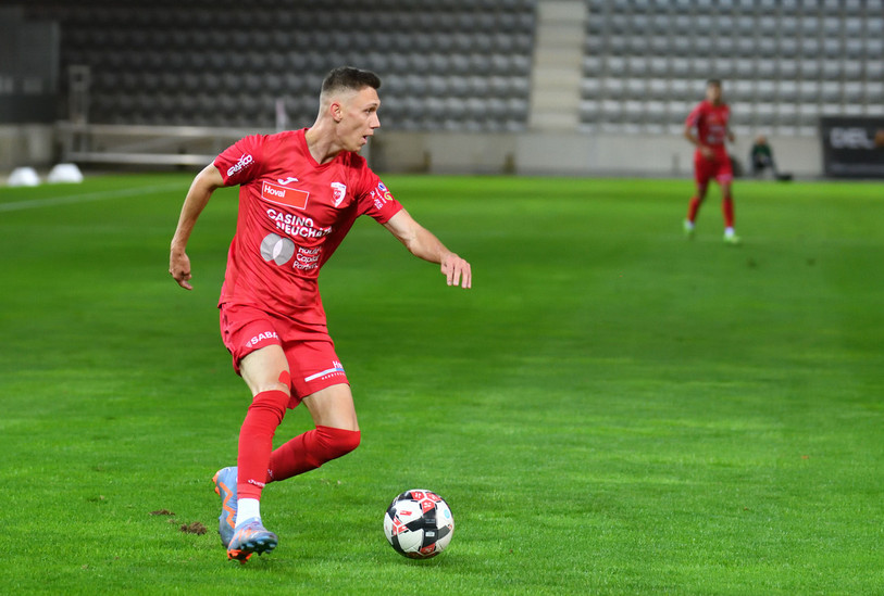 Le Biennois Safet Alic a vu rouge peu avant la mi-temps de ce duel joué à Breitenrain. (Photo : archives Georges Henz).