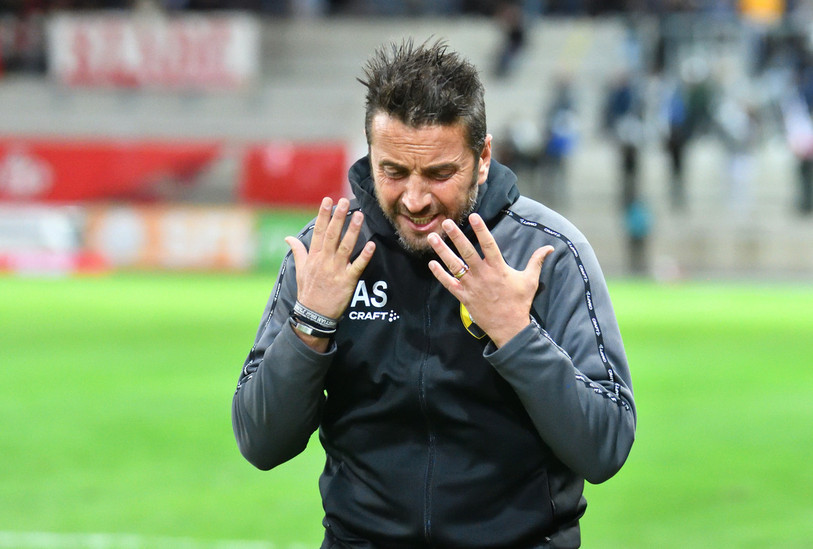L'entraîneur des SR Delémont Anthony Sirufo a vécu une soirée compliquée. (Photo : archives Georges Henz)
