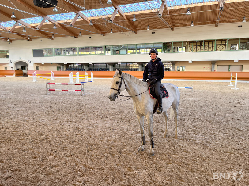 Bryan Smits à l'entraînement au centre équestre familial à Chevenez.