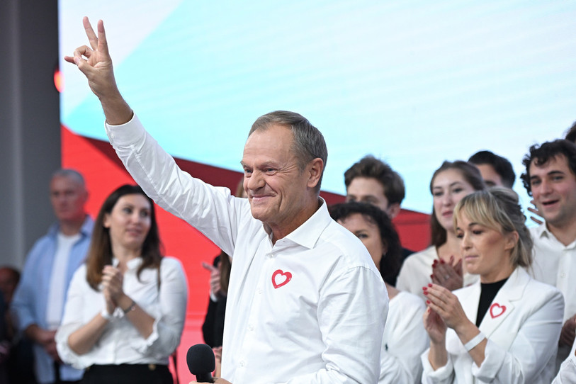 L'ancien président du Conseil européen, Donald Tusk, a célébré la victoire de sa coalition pro-européenne. (Photo : EPA/Piotr Nowak)