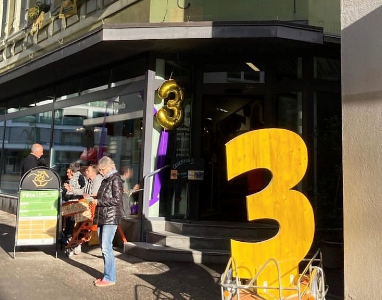 « Der Ort », situé à la rue du Marché à Bienne, fête ses trois ans. (Photo : Der Ort)
