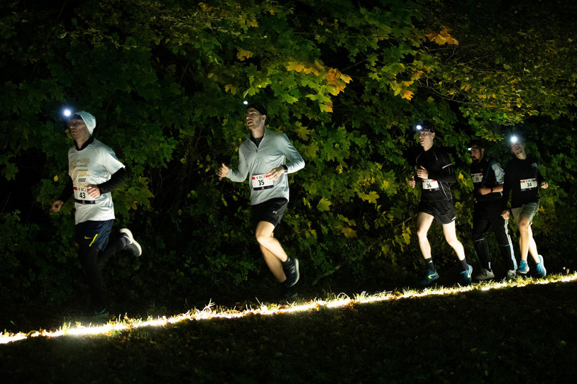La 4e édition de l'enjambée nocturne a réuni 147 coureurs samedi soir. (Photo : Guillaume Hentzi).