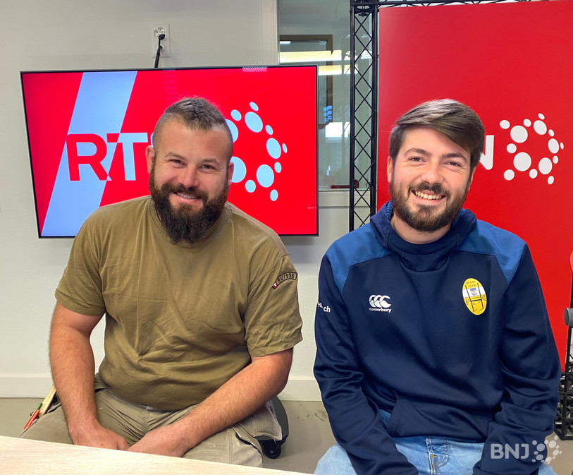 Adrien Franchini (à gauche), capitaine du Rugby Club La Chaux-de-Fonds, et Jérémy Colombo, capitaine adjoint, étaient invités dans La Matinale lundi. 