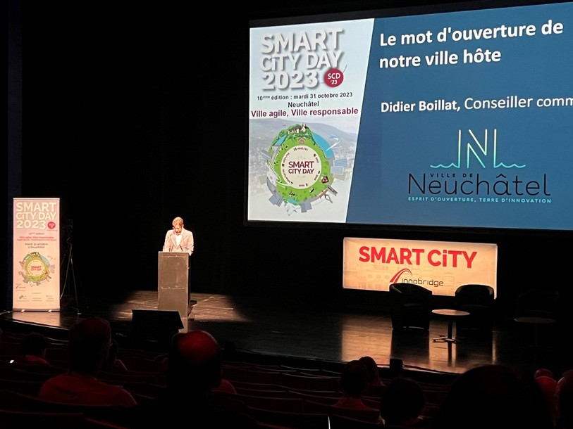 Didier Boillat, conseiller communal de Neuchâtel en charge du développement technologique, lors de son discours d'ouverture du Smart City Day.